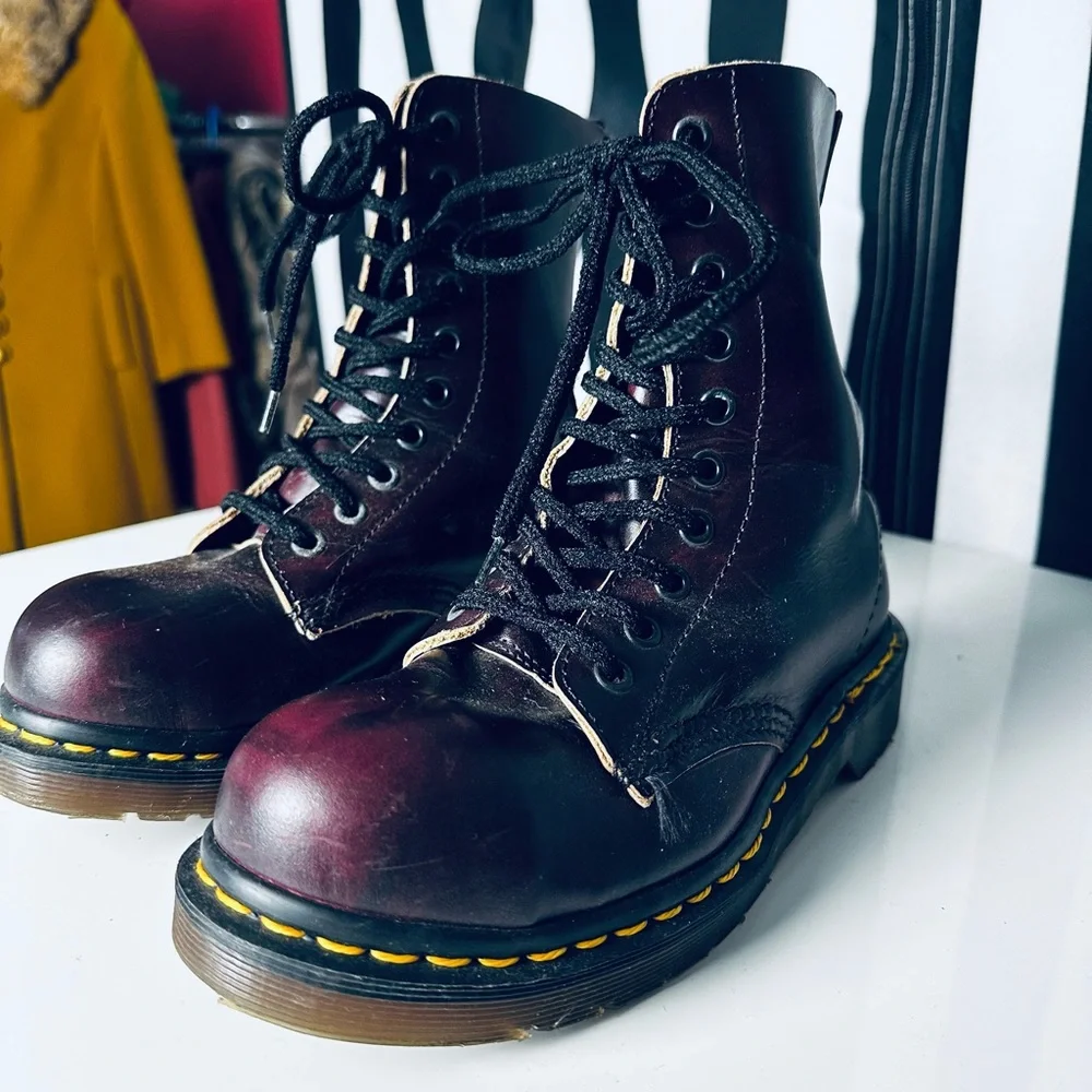Dr. Martens Vintage Made in England Classic Pascal Boots in RARE Deep Purple!